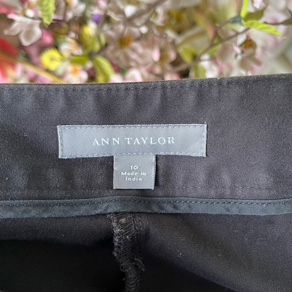 •Ann Taylor• Flat Front Black Dress Pants - Size 10 - Picture 2 of 9